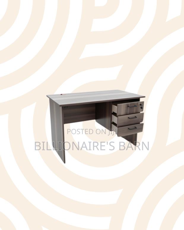 Compact 1m Wooden Desk for Professional Home Office Tasks