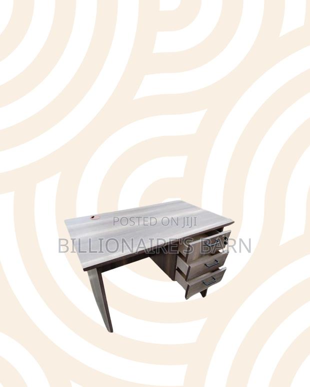 Compact 1m Wooden Desk for Professional Home Office Tasks - thumbnail 3