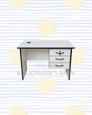 Compact 0.9m Wooden Desk for Dedicated Laptop Work Sessions