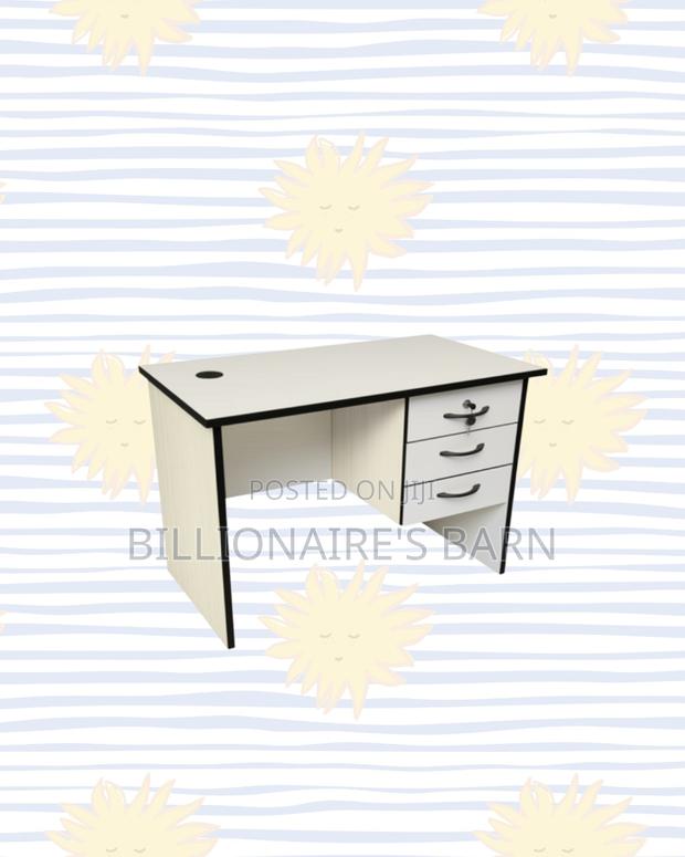 Compact 0.9m Wooden Desk for Dedicated Laptop Work Sessions - thumbnail 2