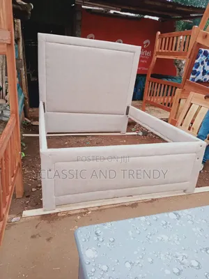 4x6 Elegant Upholstered Bed