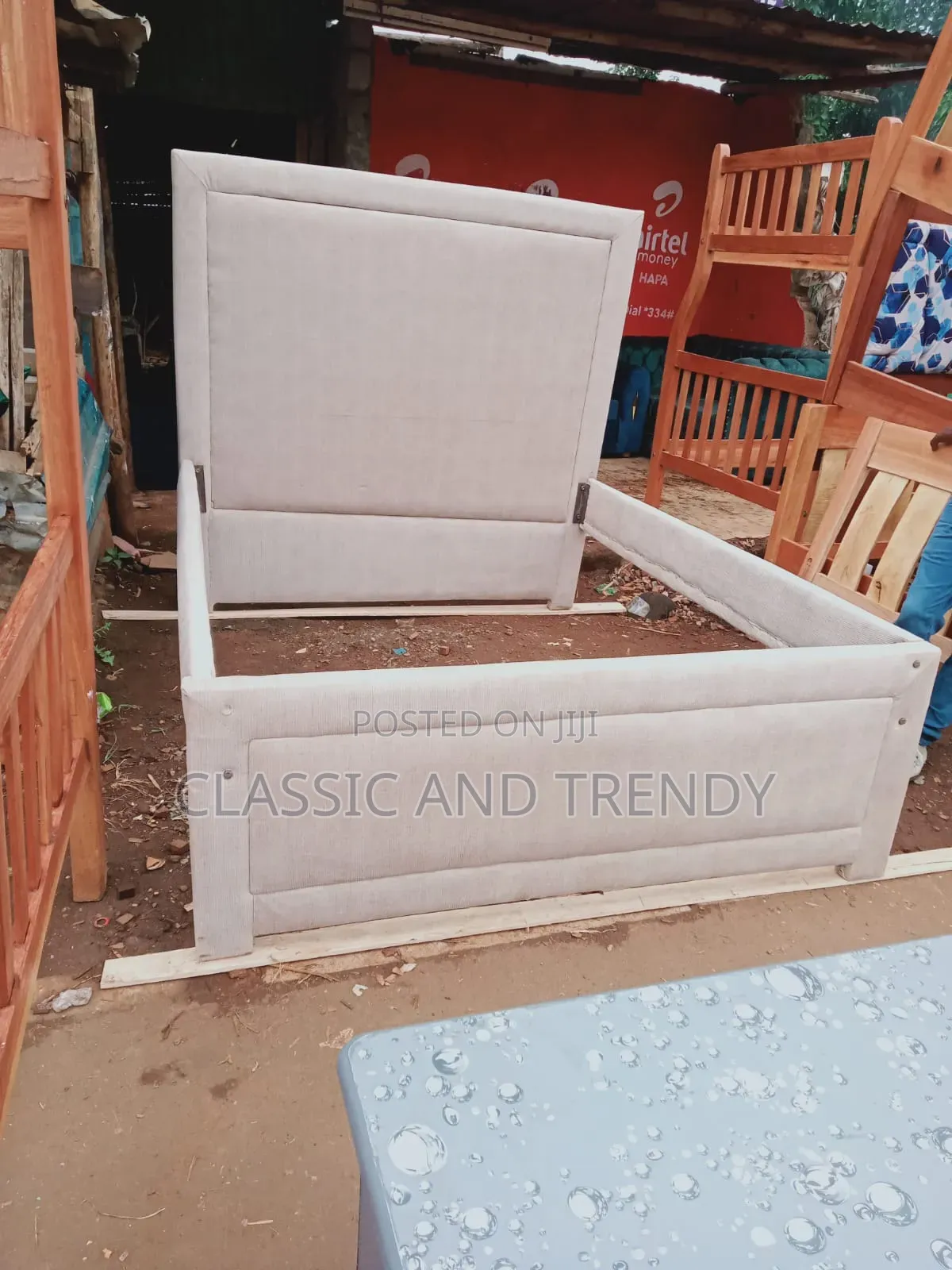 4x6 Elegant Upholstered Bed