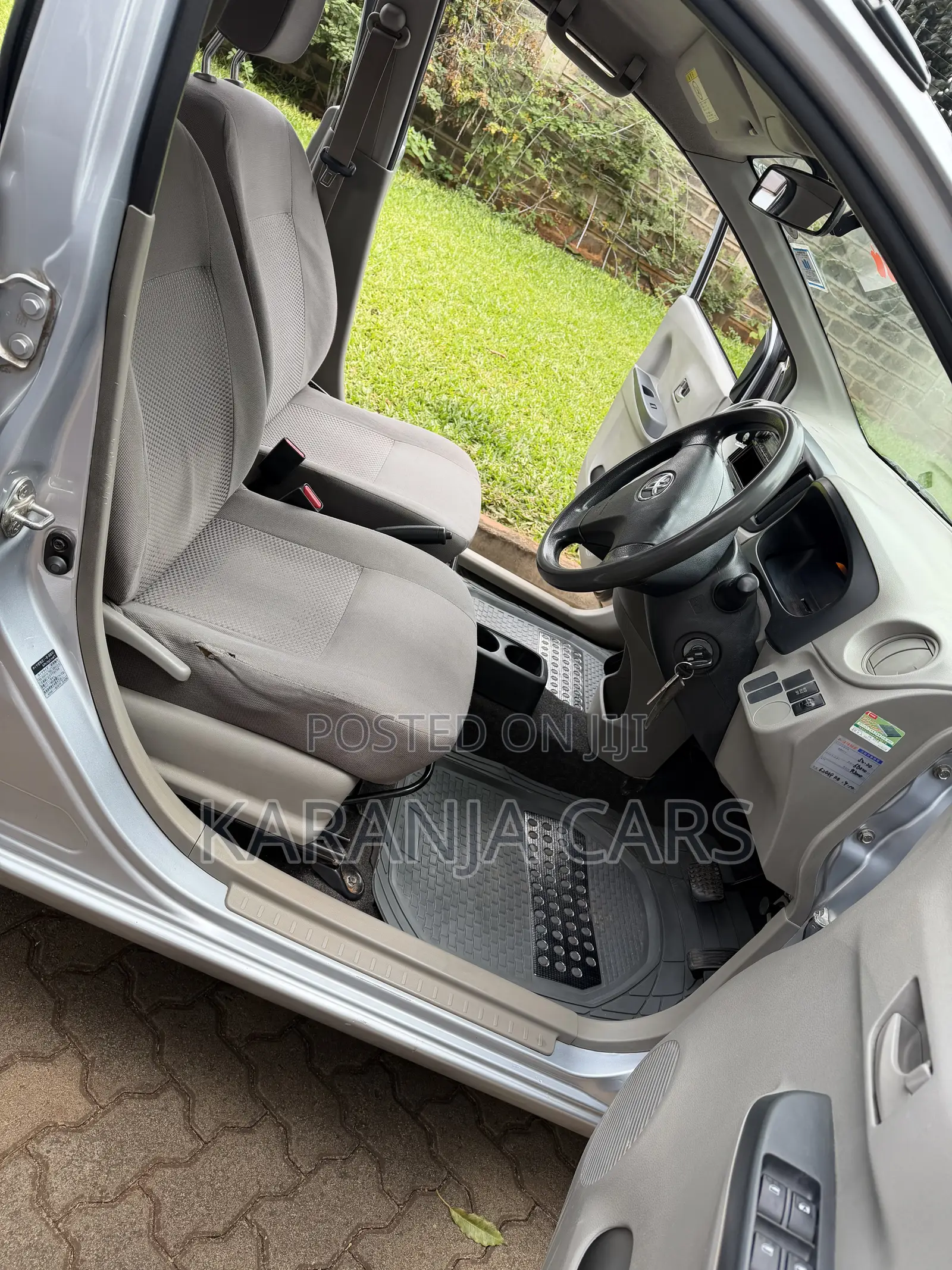Toyota Pixis 2017 Silver