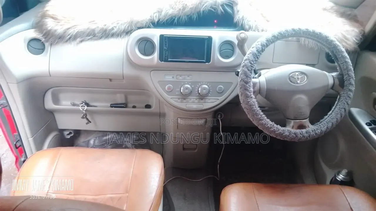 Toyota Porte 2011 Red