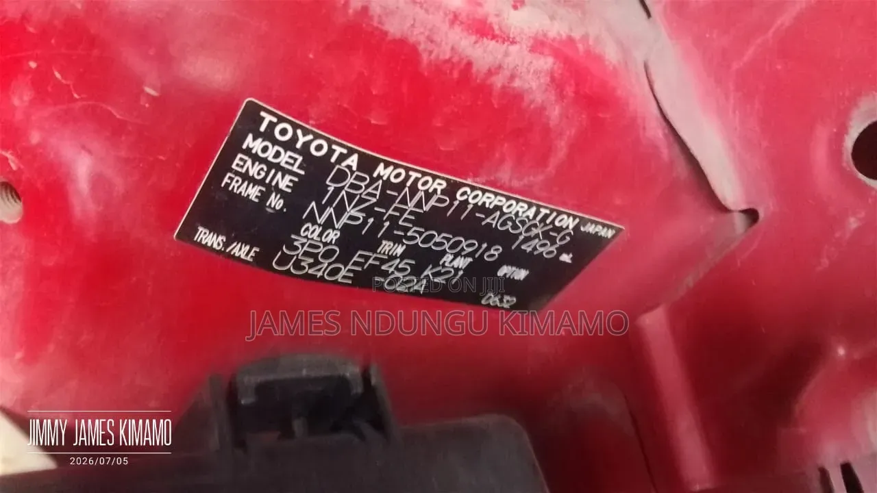 Toyota Porte 2011 Red