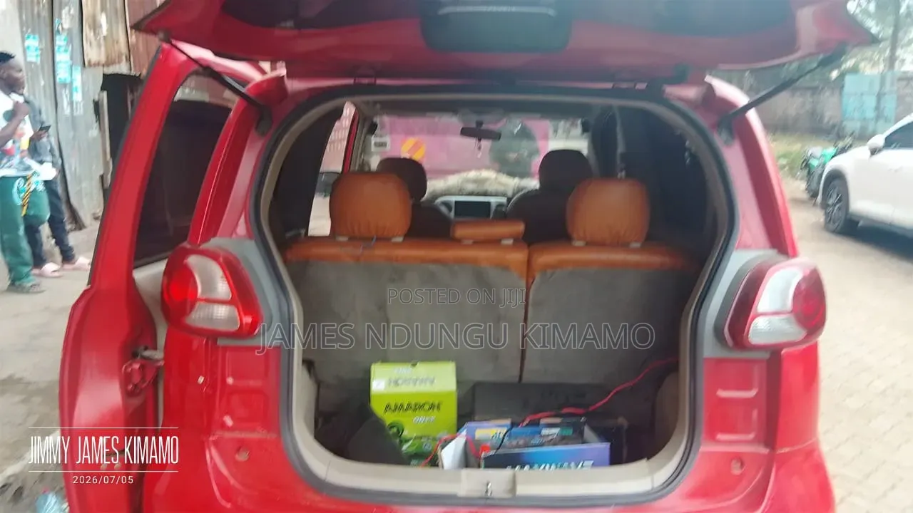 Toyota Porte 2011 Red