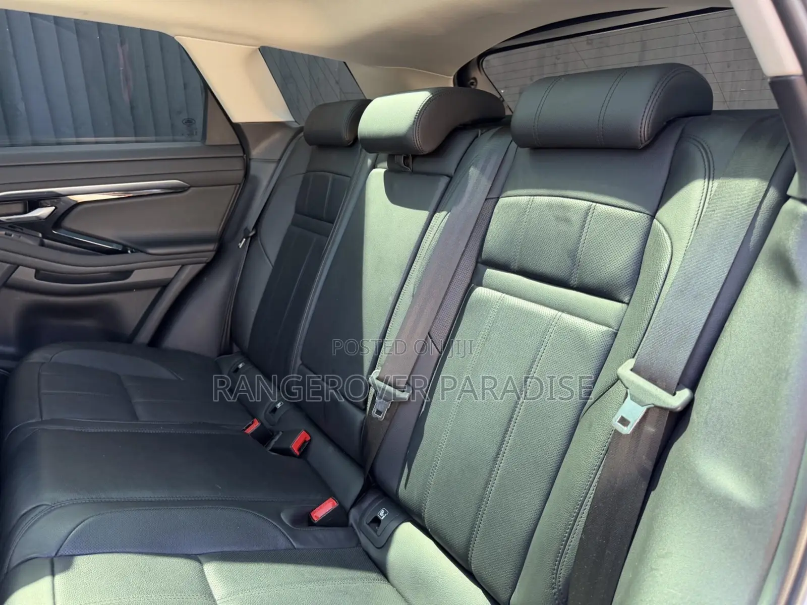 Land Rover Range Rover Evoque SE 4x4 5-Door 2019 White