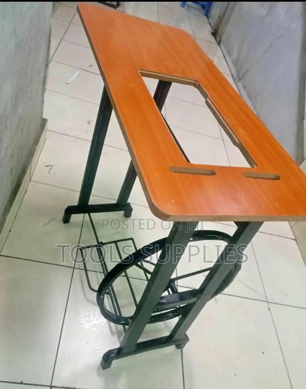 Sewing Machine Table/Local