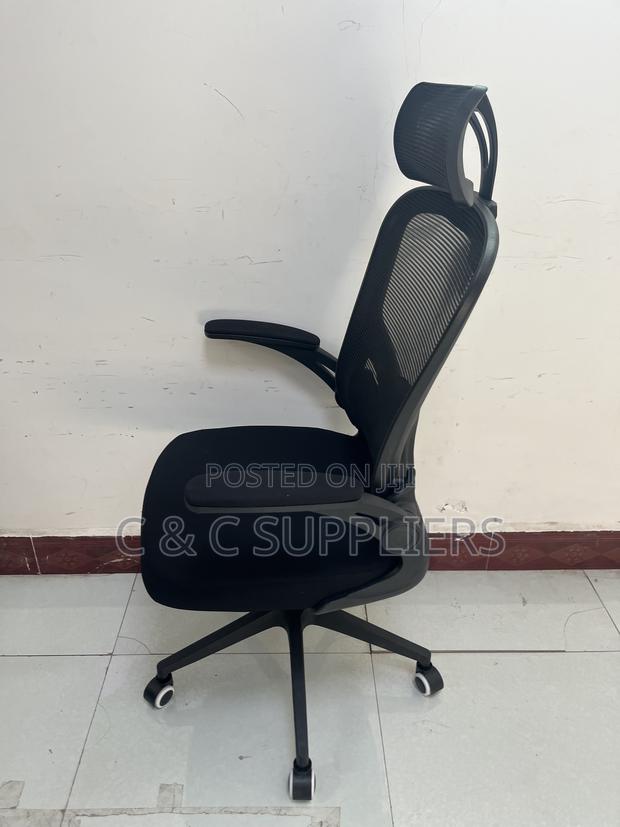 Swivel Ergonomic Black Mesh Seat - thumbnail 3