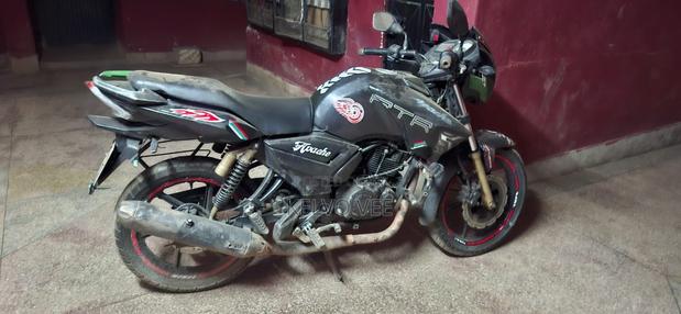 TVS Apache 180 RTR 2019 Black - thumbnail 3