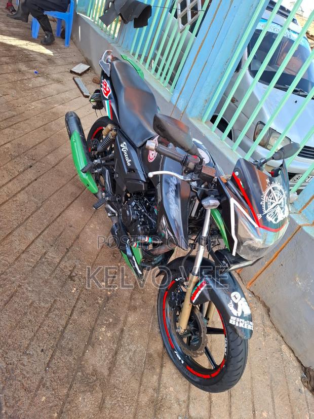 TVS Apache 180 RTR 2019 Black - thumbnail 2