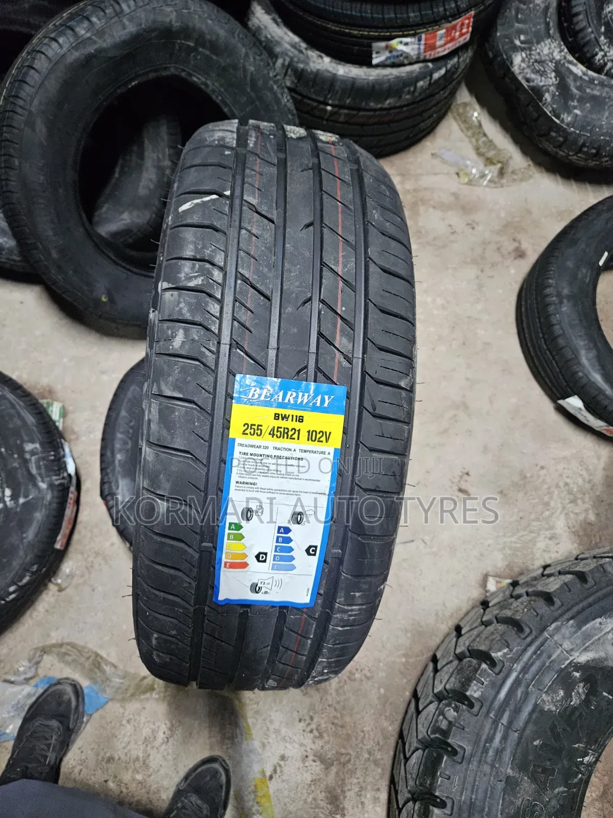 255/45r21 Bearway Tyre
