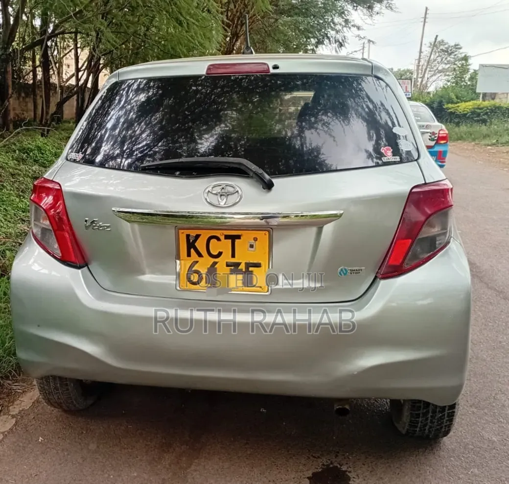 Toyota Vitz 2011 Green