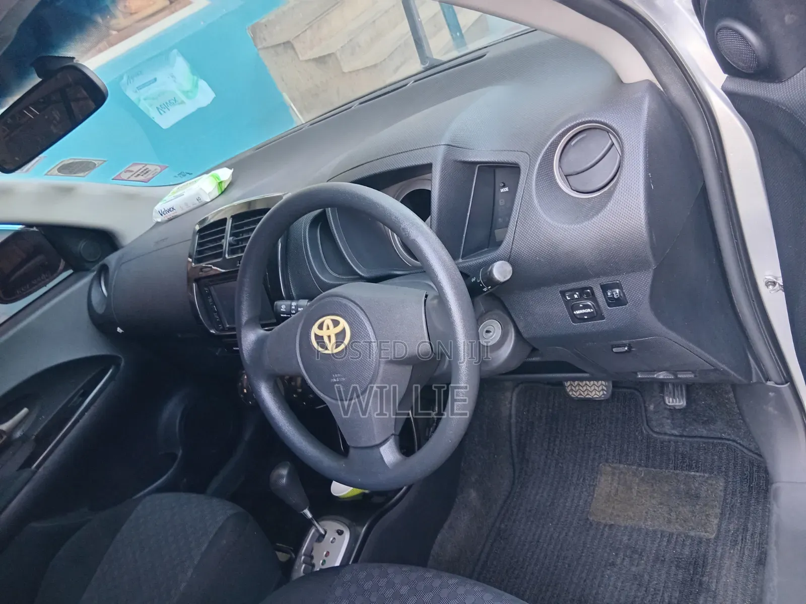 Toyota IST 2008 Silver
