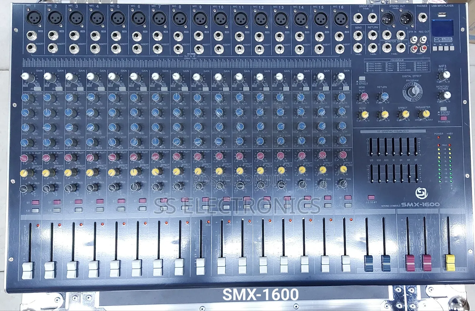 Plain Mixer 16 Channel