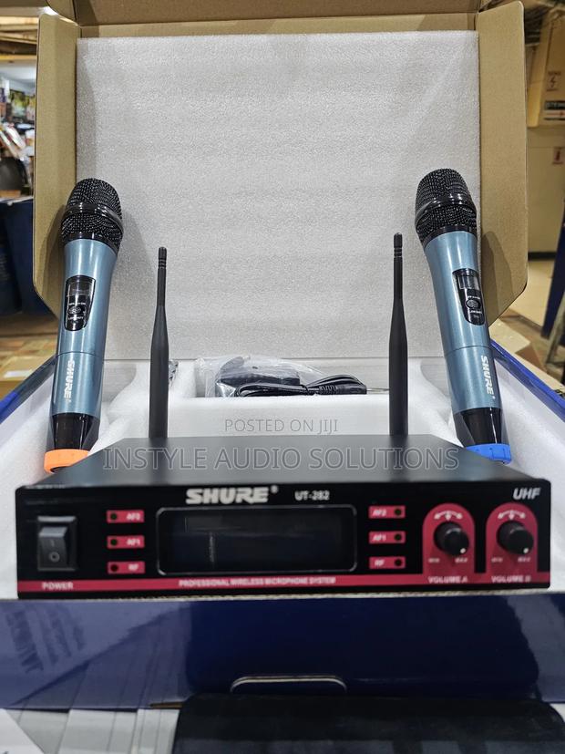 Shure Ut Wireless Dual Microphones 100 Meters Frequency Range - thumbnail 2