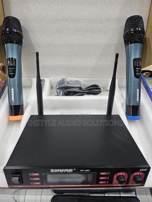 Shure Ut Wireless Dual Microphones 100 Meters Frequency Range - thumbnail 3