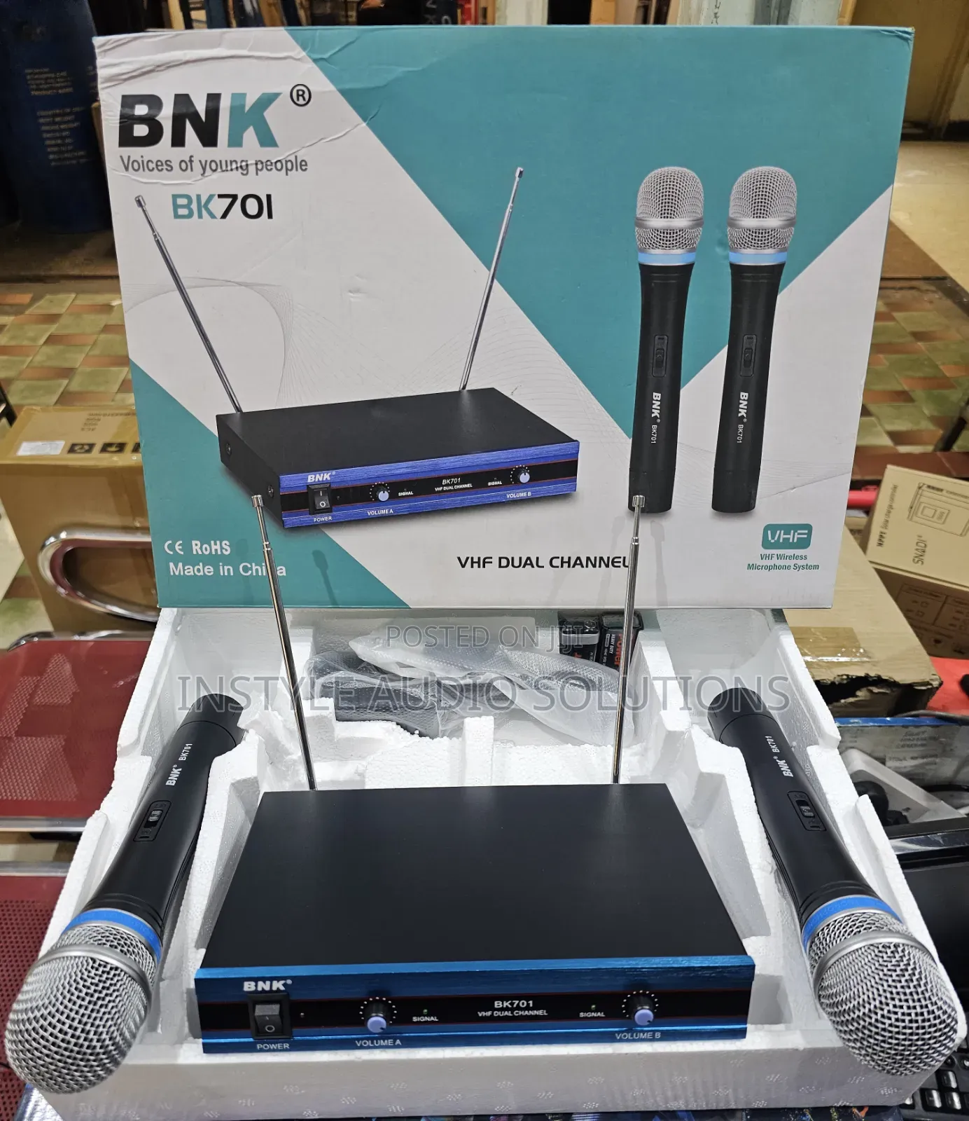 BNK Bk701 Dual Wireless Microphone 100 Meters Frequency Range