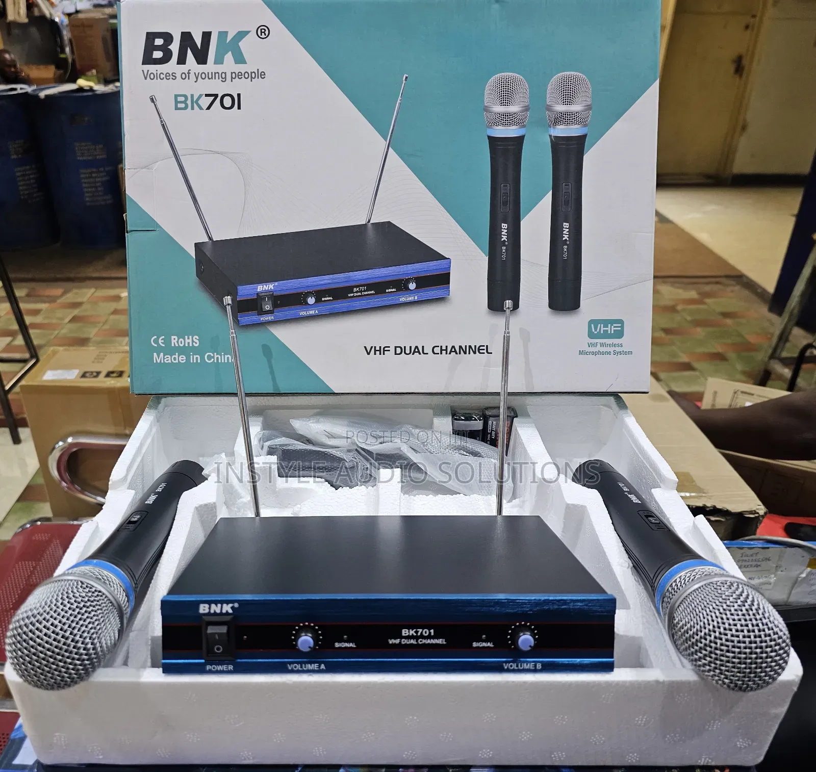 BNK Bk701 Dual Wireless Microphone 100 Meters Frequency Range