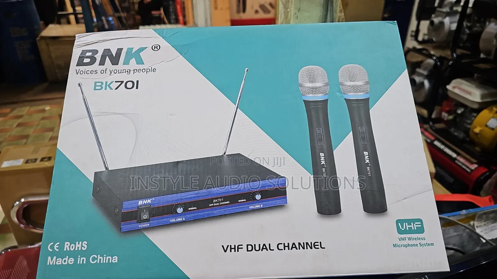 BNK Bk701 Dual Wireless Microphone 100 Meters Frequency Range
