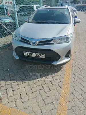 Toyota Corolla Fielder 2018 Silver