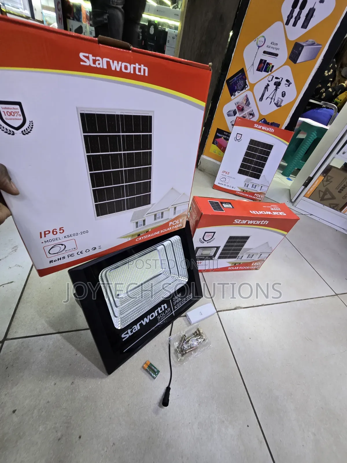 Starworth 200w Solar Flood Light – Heavy Duty ()