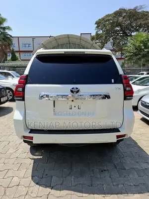 Toyota Land Cruiser Prado 2.8 2021 White
