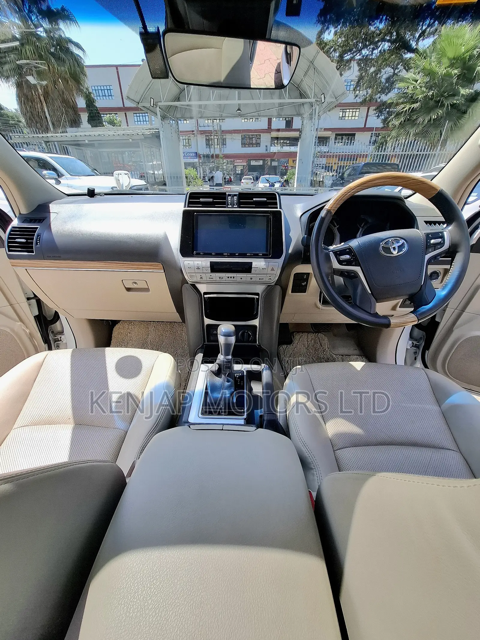 Toyota Land Cruiser Prado 2.8 2021 White