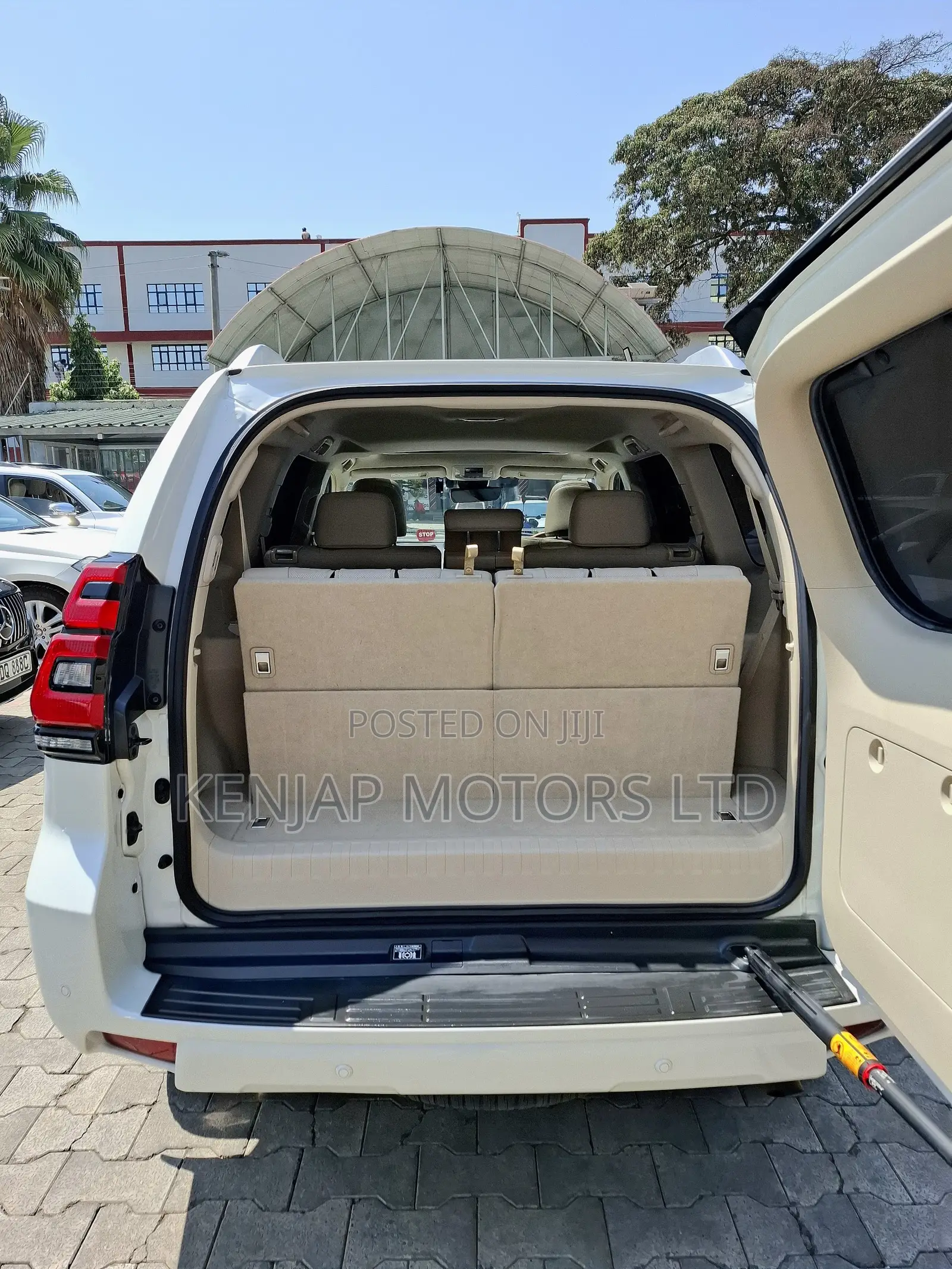 Toyota Land Cruiser Prado 2.8 2021 White