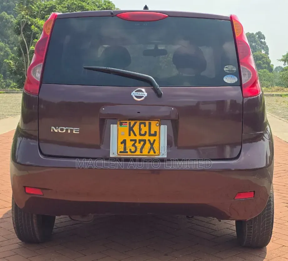 Nissan Note 2011 Maroon