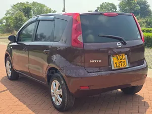 Nissan Note 2011 Maroon