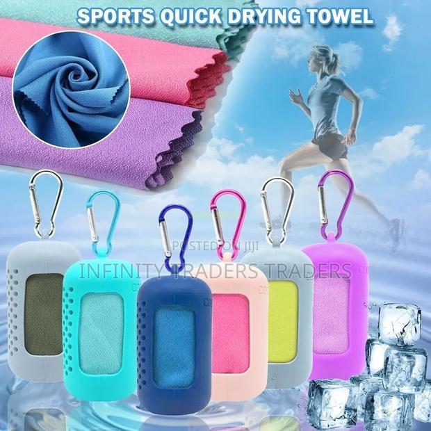 Portable Sports Quick Dry Cool Towel in Silicone Pocket