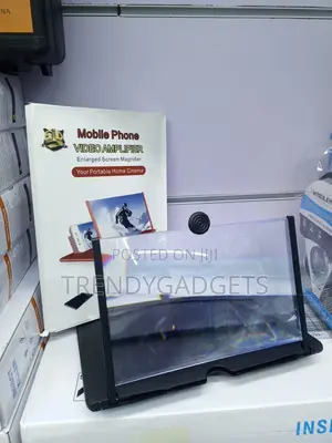 Universal Smartphone Screen Magnifier With Foldable Stand