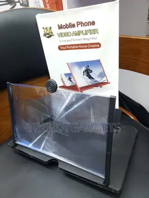 Universal Smartphone Screen Magnifier With Foldable Stand