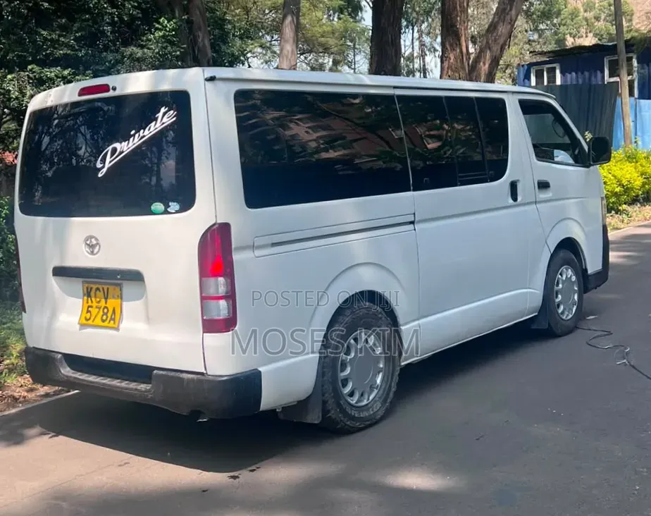 Toyota HiAce 2012 White