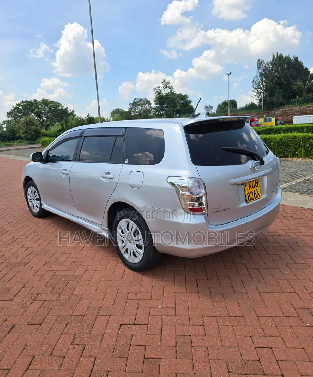 Toyota Corolla Fielder 2010 Silver