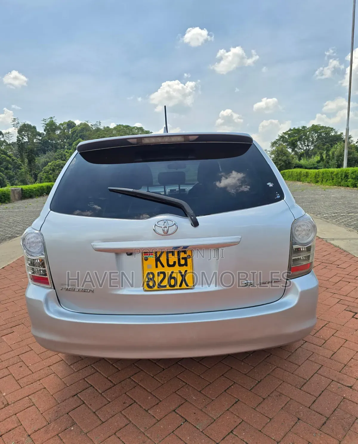Toyota Corolla Fielder 2010 Silver