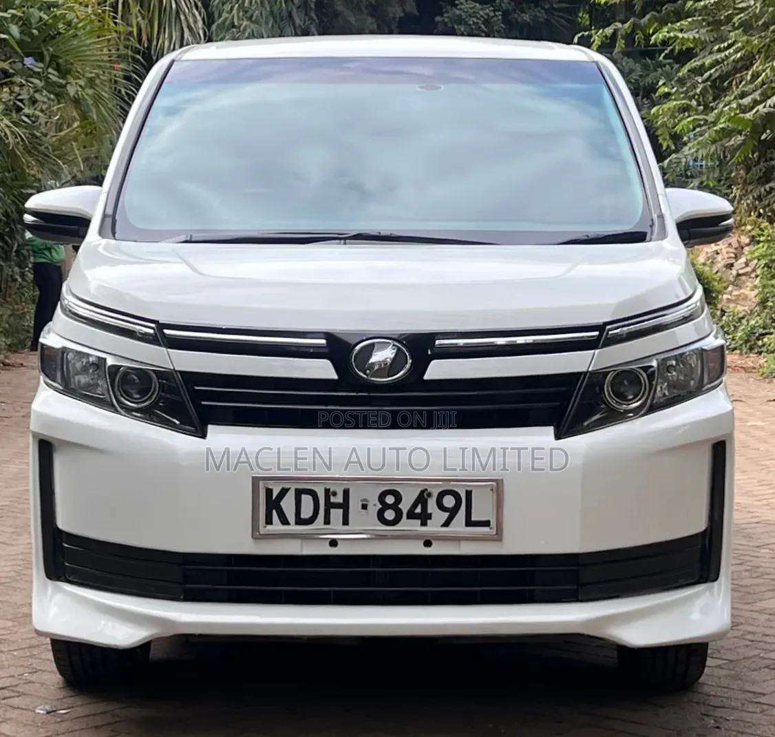 Toyota Voxy 2016 White