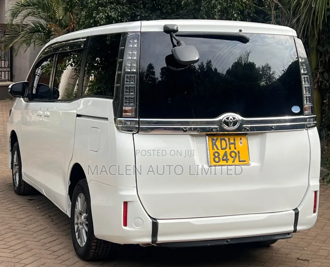 Toyota Voxy 2016 White