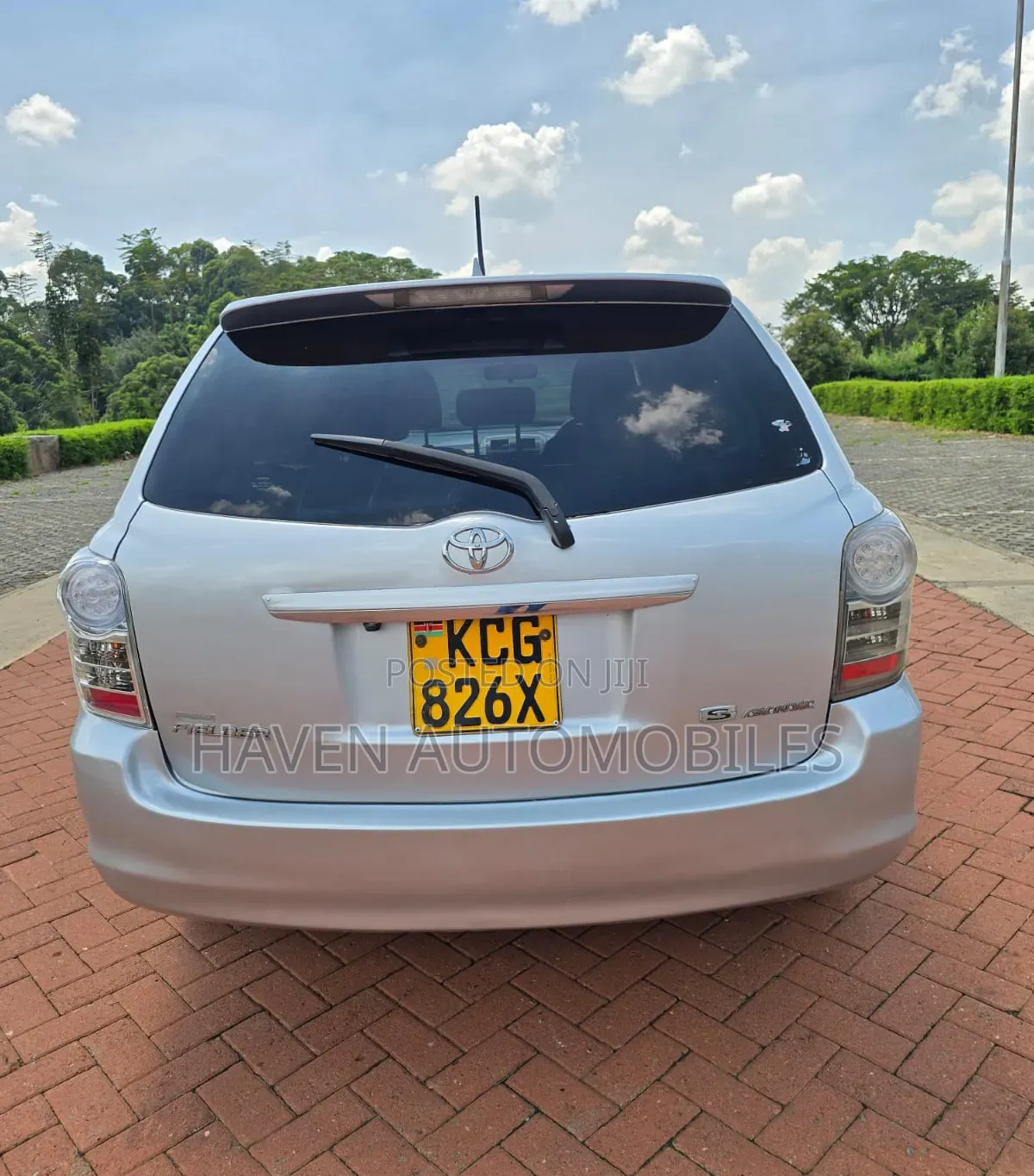 Toyota Corolla Fielder 2010 Silver