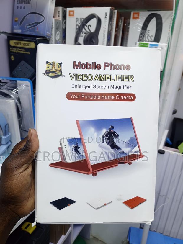 Foldable Mobile Screen Magnifier for Movies and Gaming - thumbnail 3