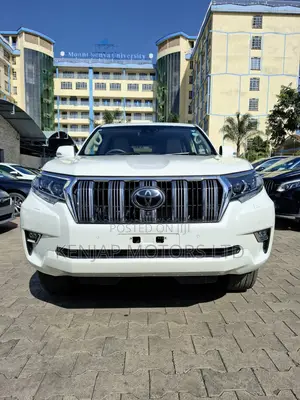 Toyota Land Cruiser Prado 2.8 2021 Pearl