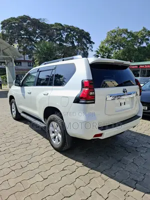 Toyota Land Cruiser Prado 2.8 2021 Pearl