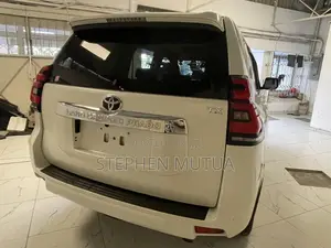 Toyota Land Cruiser Prado 2.8 2022 White