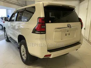 Toyota Land Cruiser Prado 2.8 2022 White