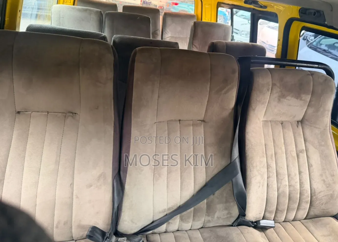 Nissan Caravan (Urvan) 2013 Yellow