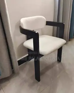 Dining Chair: Elegant Boucle Upholstered Modern Chair