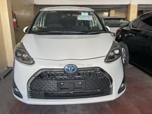Toyota Sienta 1.5 Hybrid FWD (6-seater) 2020 White