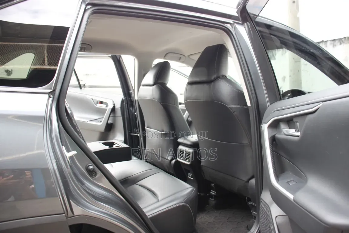 Toyota RAV4 2020 Gray