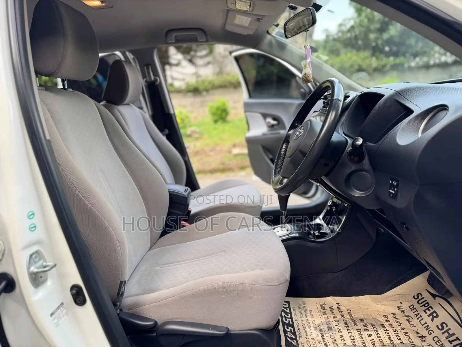 Toyota IST 2010 White